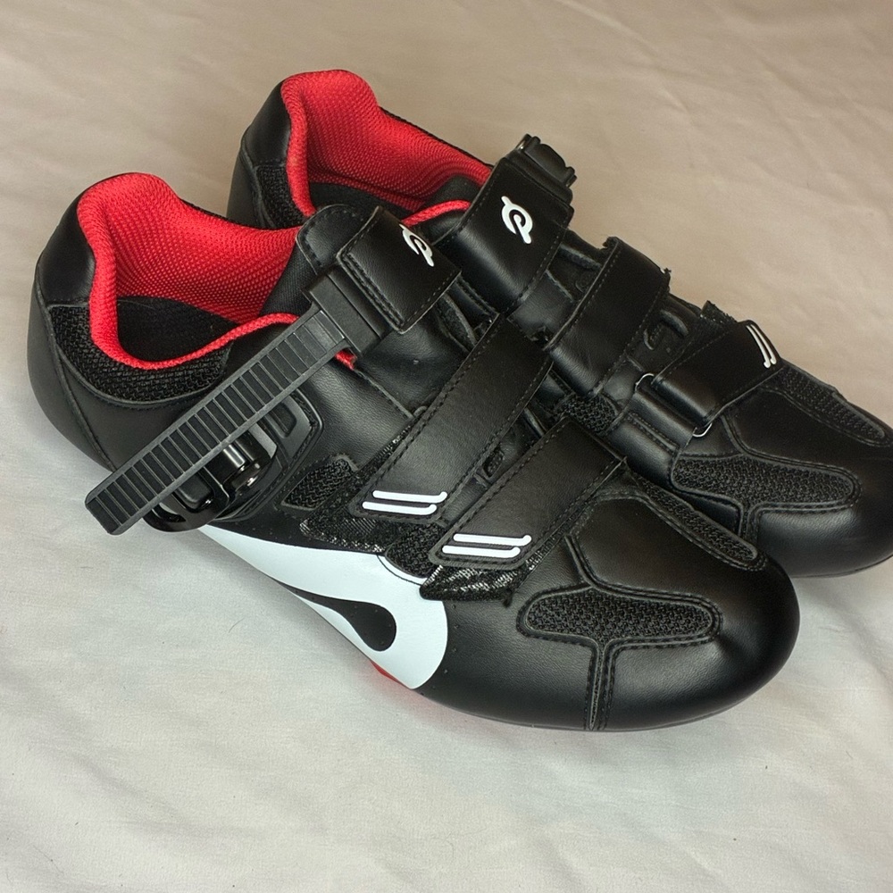 Peloton Cycling Shoes Women’s Size 40 Black Red Clip In Spin Shoes w/ Cleats